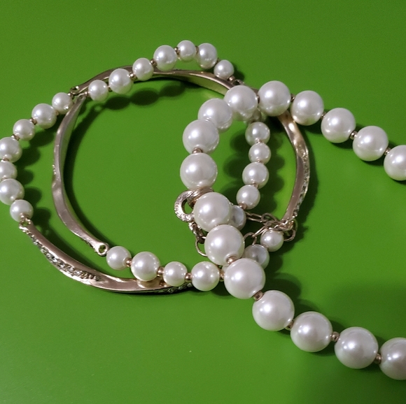 Bracelet - Picture 1 of 2